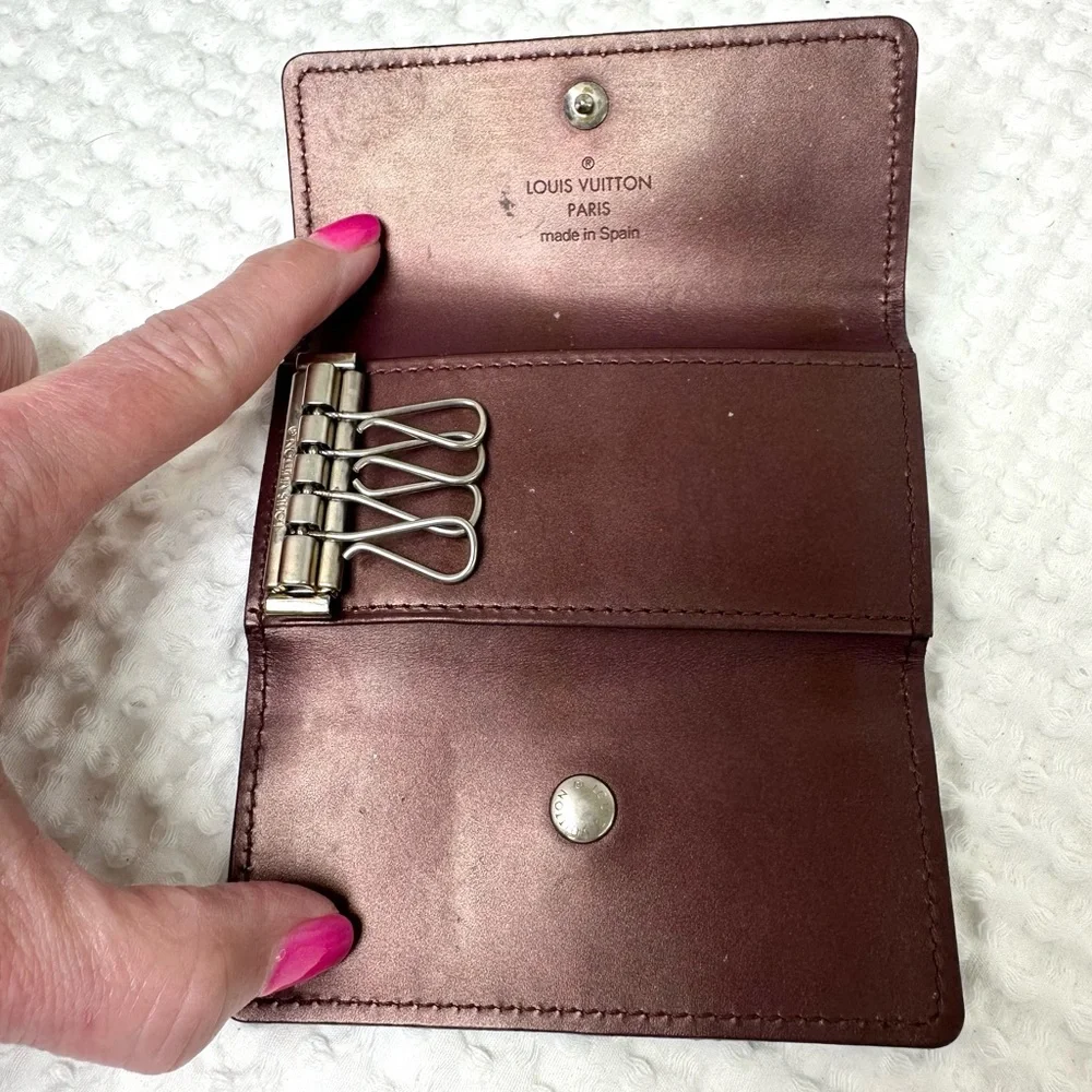 🤎LV Matte Vernis Key Holder